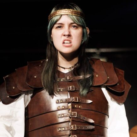 Bildrecht nur für den Macbeth Artikel