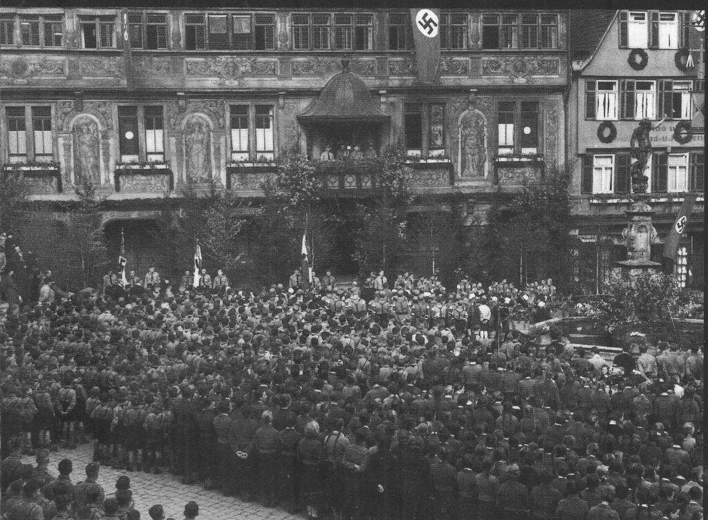 Tübingen. Zusammenkunft auf dem Marktplatz vermutlich zum Ersten Mai 1937
