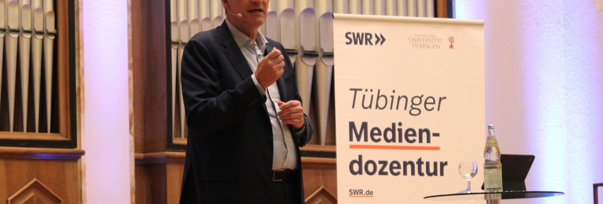 Elmar Theveßen bei der Tübinger Mediendozentur 2026.