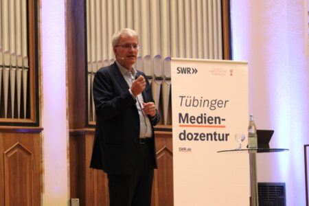 Elmar Theveßen bei der Tübinger Mediendozentur 2026.